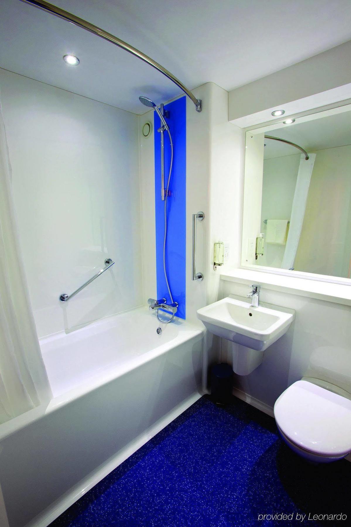 Travelodge Aberdeen Airport Exterior photo